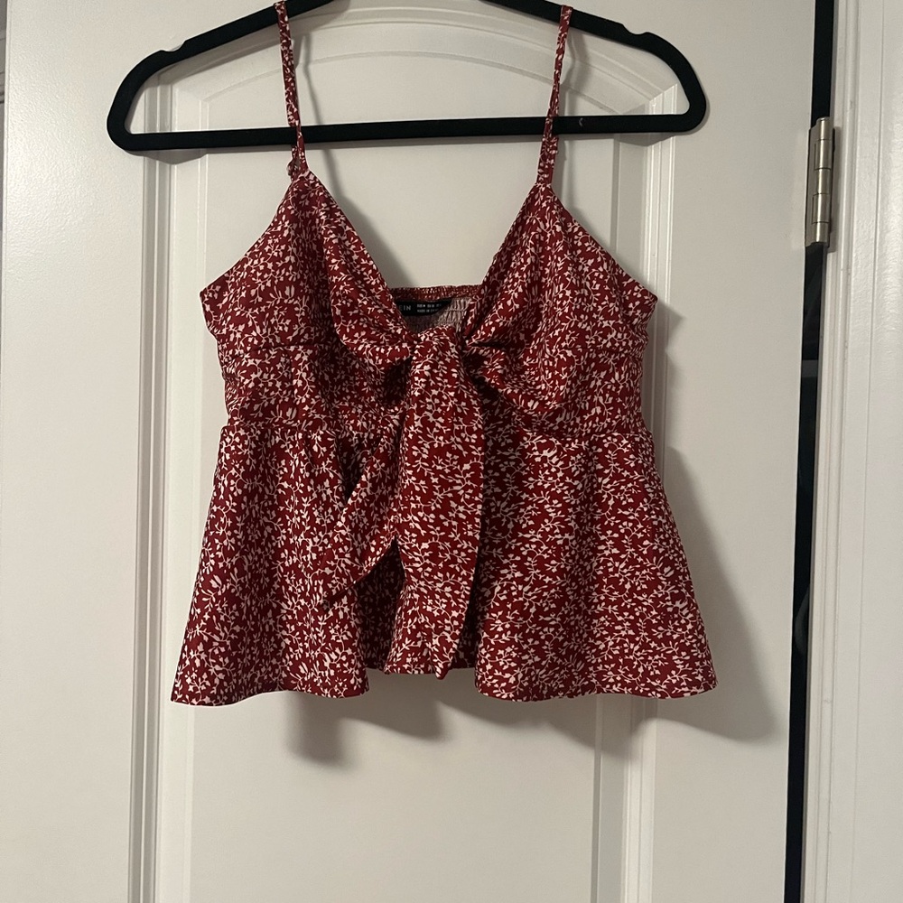 SHEIN MAROON FLORAL TOP MEDIUM